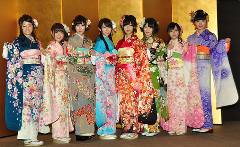 akb_and_sashihara_large
