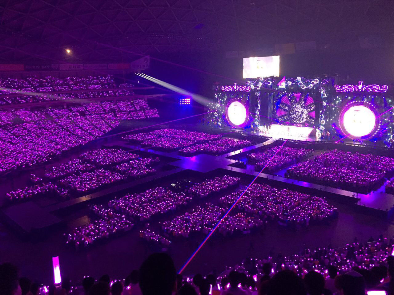 乃木坂のナゴヤドームのライブ ガラガラｗｗｗｗｗｗｗｗｗ Romれ ペンギン Akb48まとめ