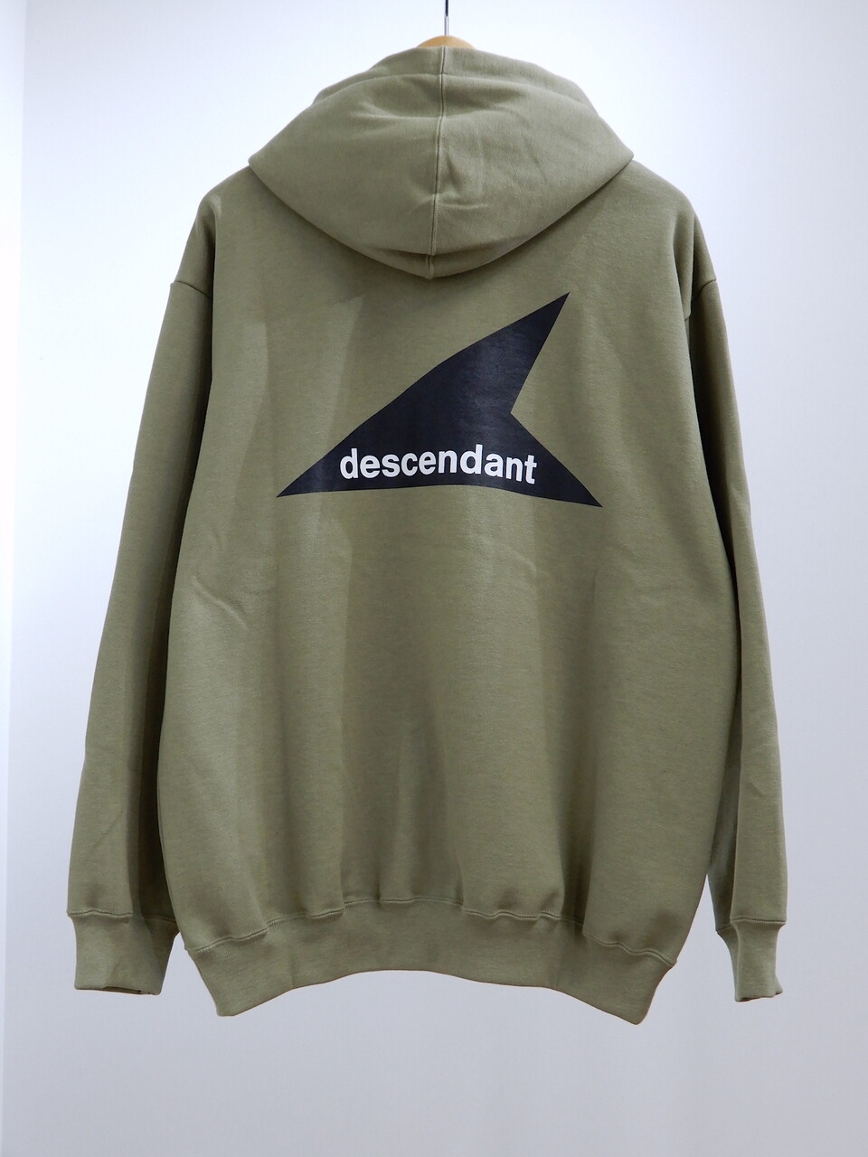 DESCENDANT 21 2ND SPOT ITEM - 12.16 : Roots & Bonds blog