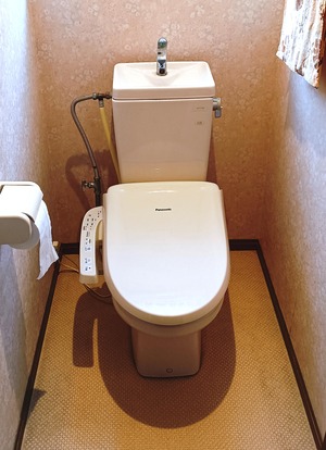 202501Toilet2F