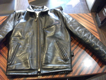 レザージャケット　『身幅～AH～袖幅つめ、ファスナー替え』