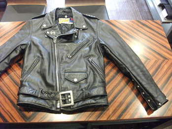 レザージャケット　『身幅～AH～袖巾つめ』