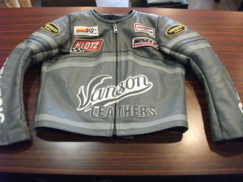 レザージャケット　『身幅～AH～袖幅つめ、肩幅詰め』