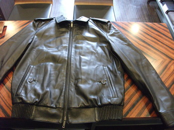 レザーブルゾン 『身幅~AH~袖巾つめ、上で袖丈つめ』