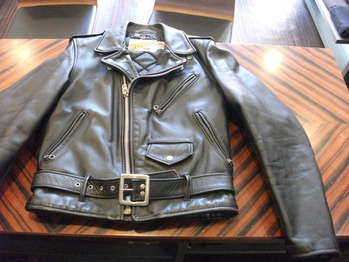 レザージャケット　『身幅～AH～袖幅つめ』