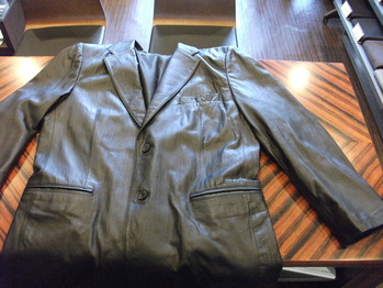 レザージャケット　『身幅～AH～袖巾つめ、肩幅つめ』