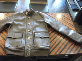 レザージャケット　『身幅～AH～袖幅つめ、肩幅つめ』