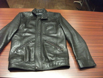 レザージャケット　『身幅～AH～袖幅つめ、上で袖丈詰め』