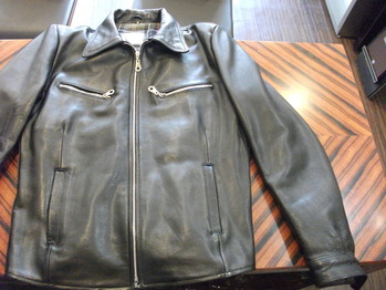 レザー　身幅～AH～袖幅つめ、肩幅つめ、上で着丈つめ、上で袖丈つめ