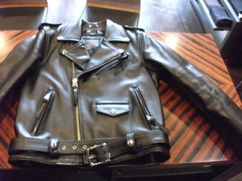 レザージャケット　『身幅～AH～袖幅つめ、肩幅つめ』