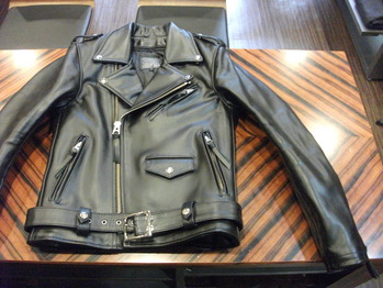 レザージャケット　『身幅～AH～袖幅つめ、肩幅つめ』