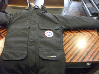 ダウンジャケット　『身幅～AH～袖幅つめ、肩幅つめ』