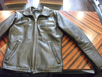 レザージャケット　『身幅～AH～袖巾つめ』