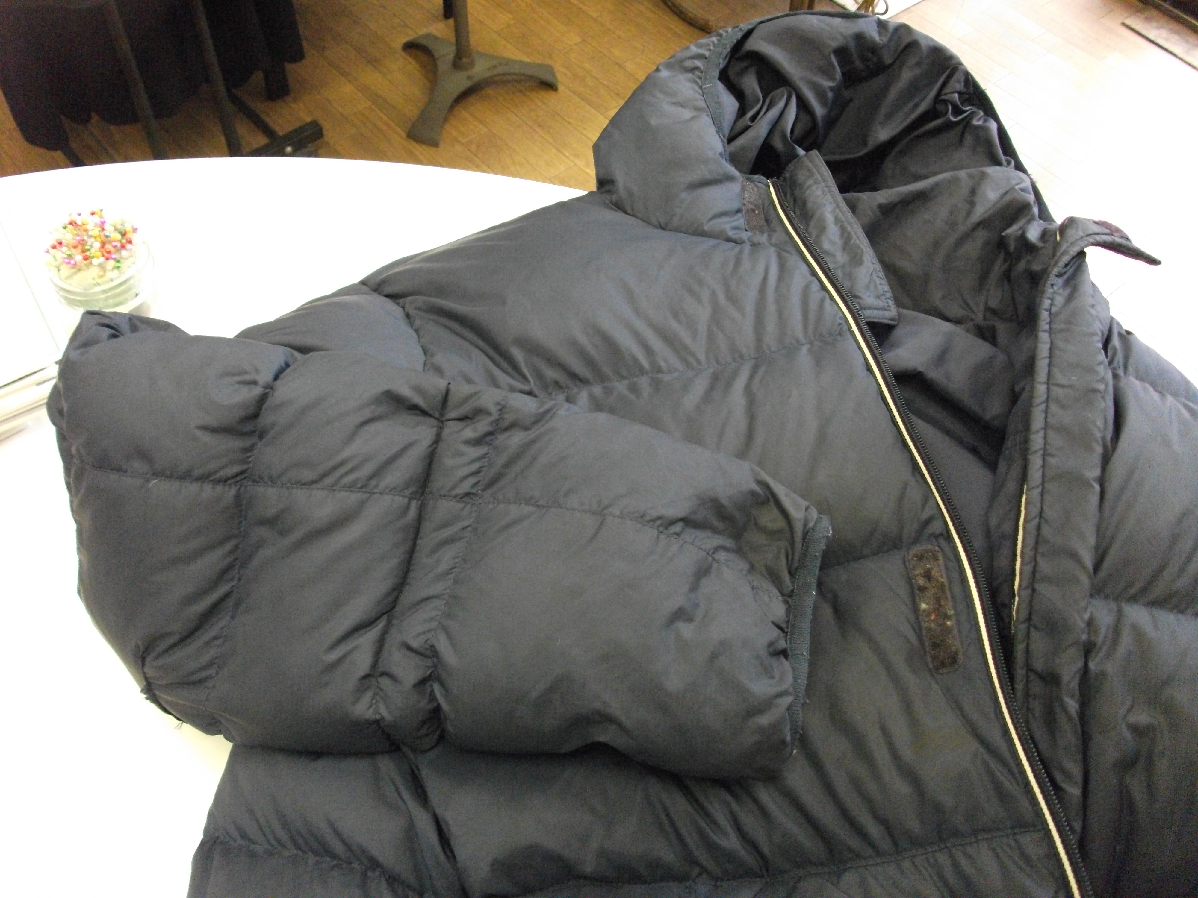 船橋 ロゼオファクトリー 店長のリメイク日記 ダウンジャケット 袖丈つめ リブニット取り付け