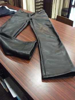 レザーパンツ 『ワタリ幅つめ、スソ幅つめ、丈つめ』