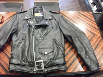 レザージャケット　『身幅～AH～袖巾つめ』