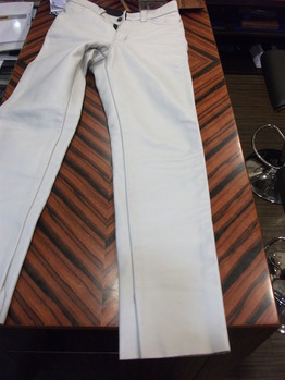 レザーパンツ　『ワタリ幅つめ、スソ幅つめ』