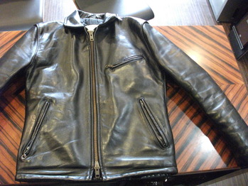 レザージャケット　『身幅～AH～袖幅つめ、ファスナー替え』