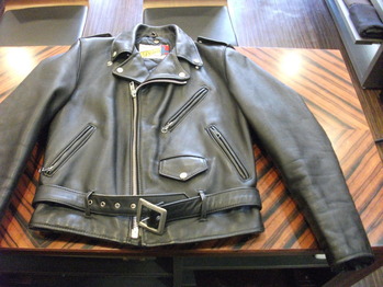 レザージャケット　『身幅～AH～袖幅つめ』