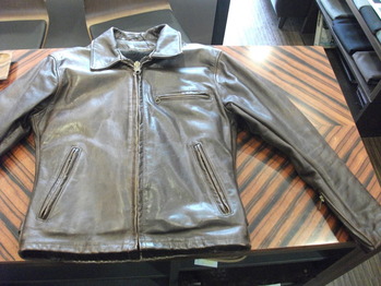 レザージャケット　『身幅～AH～袖巾つめ』