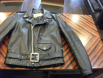 レザージャケット　『身幅～AH～袖幅つめ』