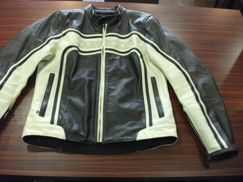 レザージャケット　『身幅～AH～袖幅つめ』