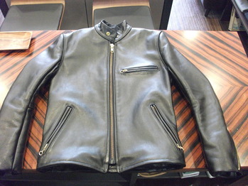 レザージャケット　『身幅～AH～袖巾つめ』