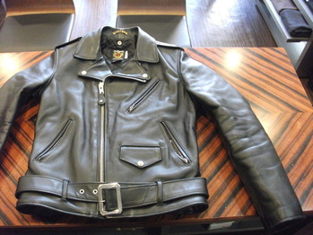レザージャケット　『身幅～AH～袖幅つめ』