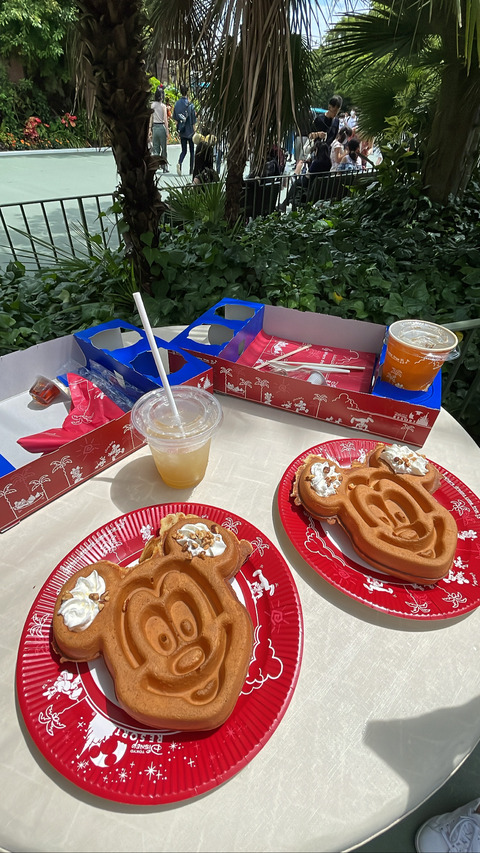 033B21F6-792B-4C27-9294-DC8744516303