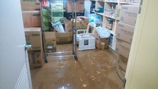 物品庫内 泥取り前