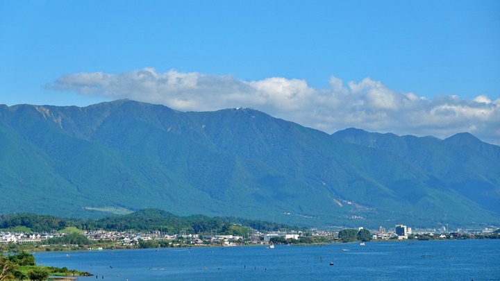 琵琶湖と比叡山