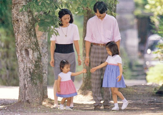 秋篠宮姉妹 : 皇室の写真
