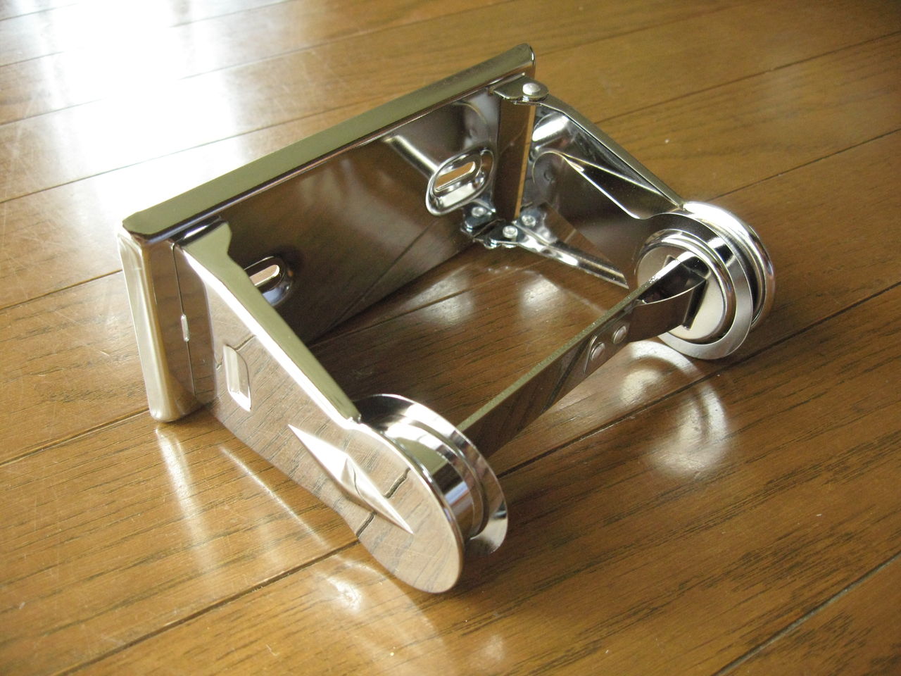 『4年保証』 BOBRICK アメリカンインダストリアルデザイン トイレットペーパーホルダー - バス/トイレ収納