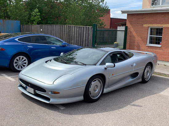 xj220-1