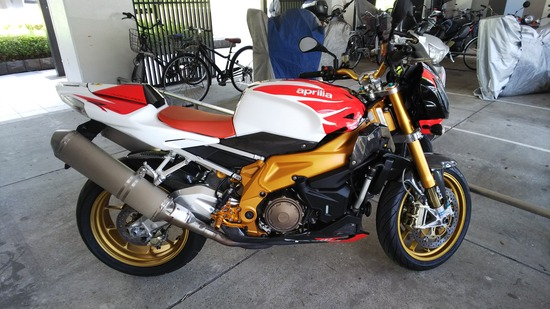 aprilia Tuono Factory (2)