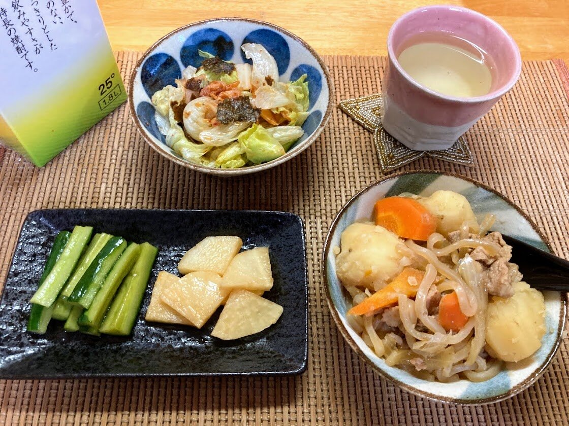 肉じゃが キュウリの漬物 大根の漬物 お酒大好き ズボラおばさんのリアルな家呑みとネコ 肉じゃが キュウリの漬物 大根の漬物 お酒大好き ズボラおばさんのリアルな家呑みとネコ