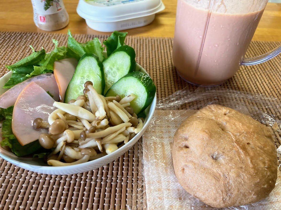 朝昼晩ごはん カルディのわさびドレッシングとしびれ麻辣だれ お酒大好き ズボラおばさんのリアルな家呑みとネコ