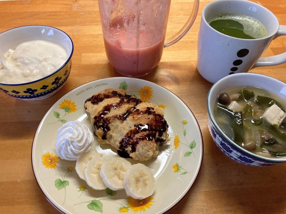 今日の朝昼と晩酌 ガストの温玉ミートドリアなど お酒大好き ズボラおばさんのリアルな家呑みとネコ