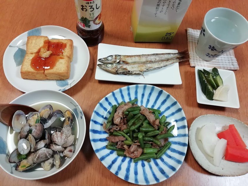 お酒大好き ズボラおばさんのリアルな家呑みとネコ アサリの酒蒸し キスの塩焼き 絹揚げ焼き インゲンと豚肉のオイスター炒め他