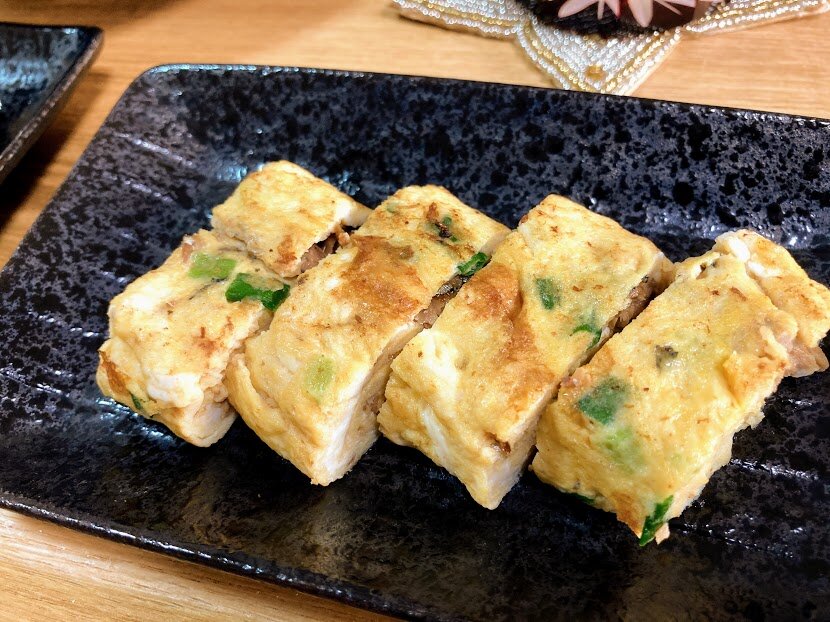 さんま蒲焼缶でだし巻きたまご ささげと油揚げの煮物 ちくわチーズ お酒大好き ズボラおばさんのリアルな家呑みとネコ