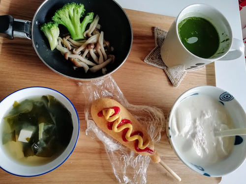 今日の朝昼ごはんと晩酌、カレーとパン