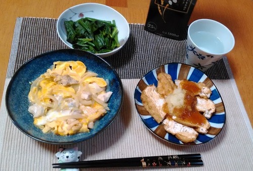 厚揚げステーキ、鶏肉と玉ねぎの卵とじ