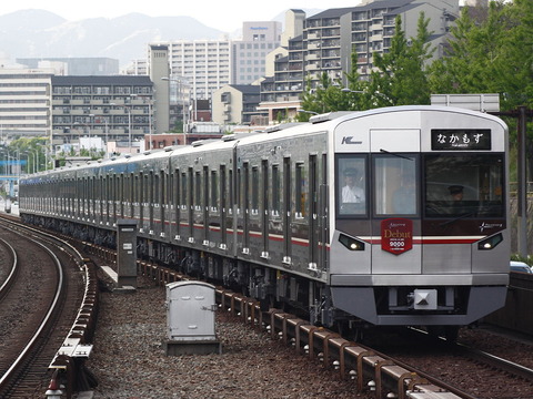 1199px-Kitakyū_9000_momoyamadai