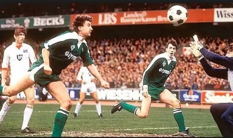 puma_sv_werder_bremen_trikot_gruen_olympia_9_rudi_voeller_10a