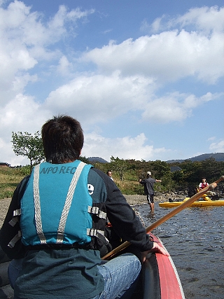 08Eボート湖面03