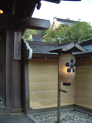 天徳院門柱