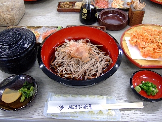 桜エビ昼食01