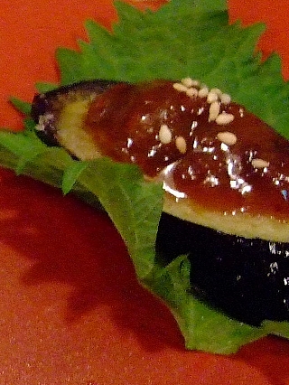 樽一鯨尽くし06a2(三点盛の茄子鯨そぼろ味噌)