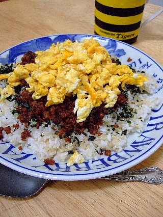 そぼろ丼01