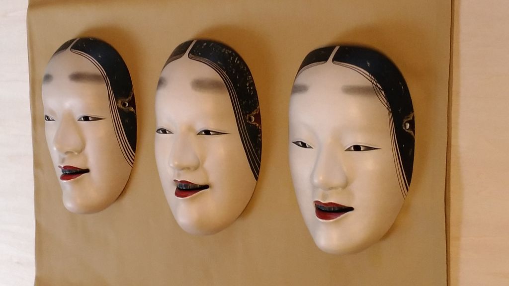 能面若女木彫りお面